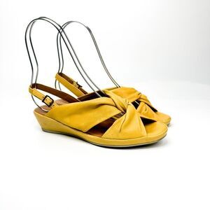 L'Amour Des Pieds Women's Burkett Yellow Buttery Soft Leather Wedge Sandals 6.5M